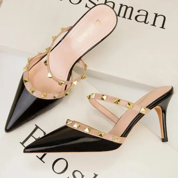 Black / beige two tone stud mules heels - Picture 2 of 4